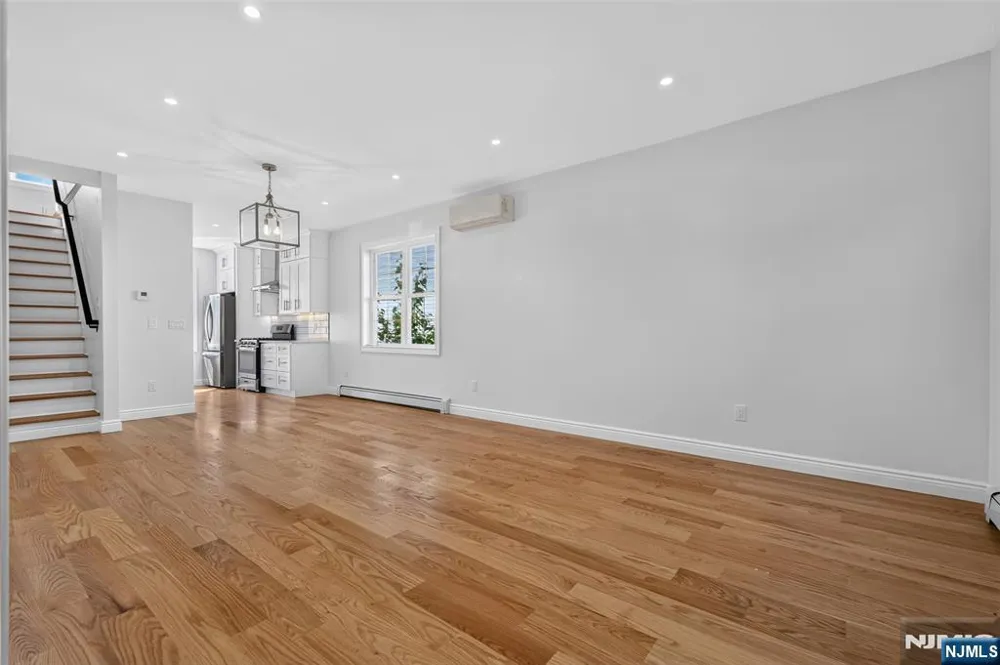 15 Morrissee Avenue Wallington, NJ 07057