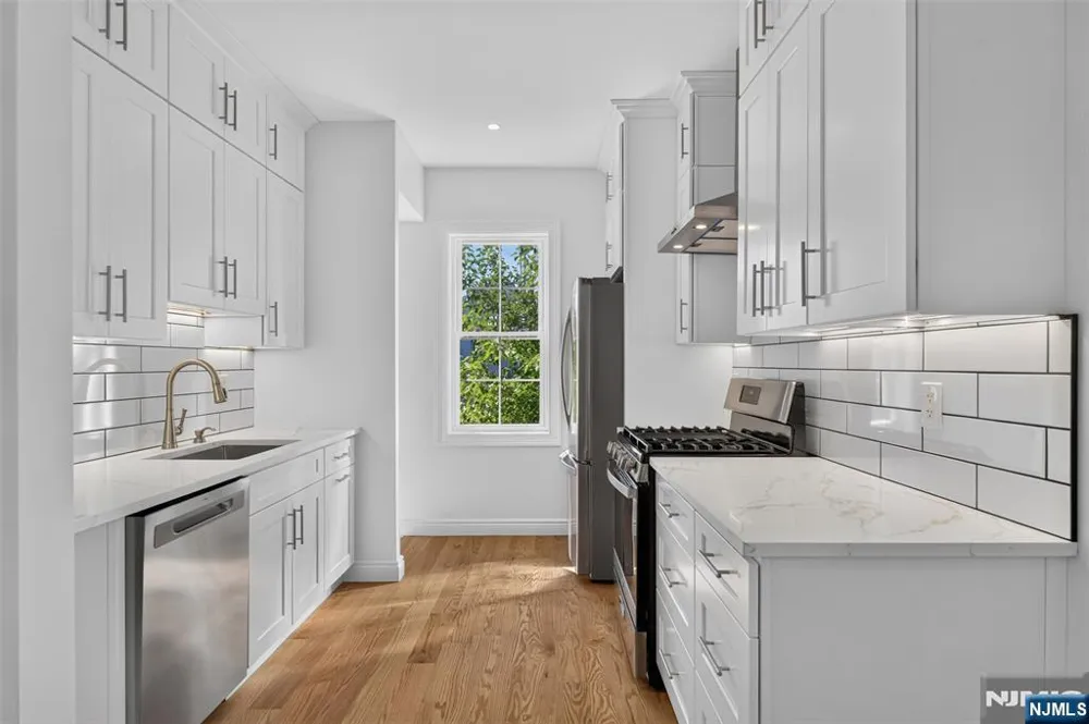 15 Morrissee Avenue Wallington, NJ 07057