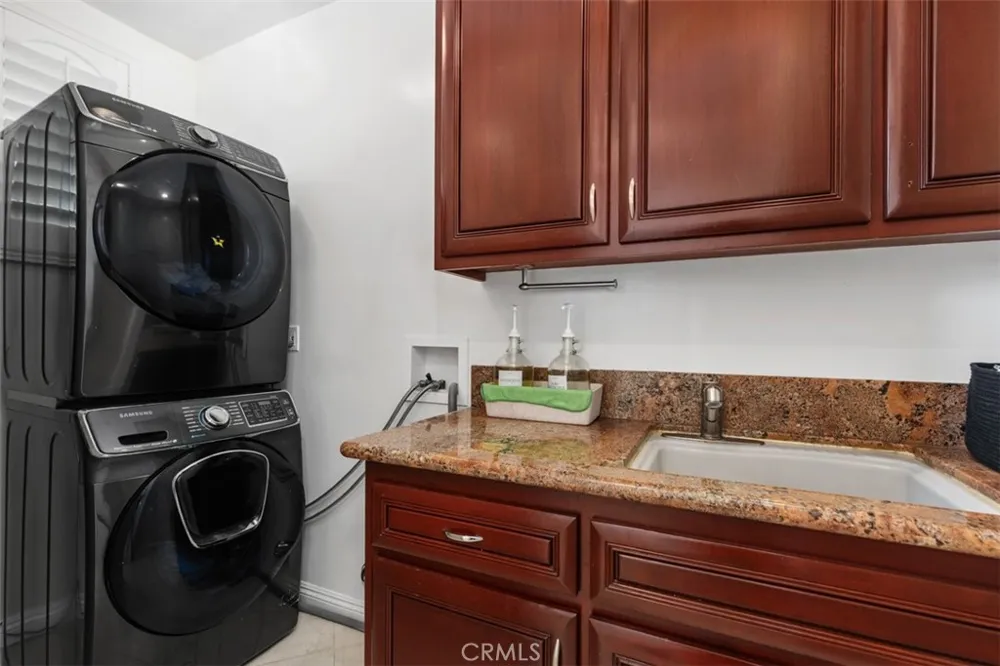 16611 Graham Huntington Beach, CA 92649