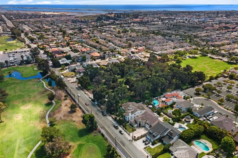 16611 Graham Huntington Beach, CA 92649