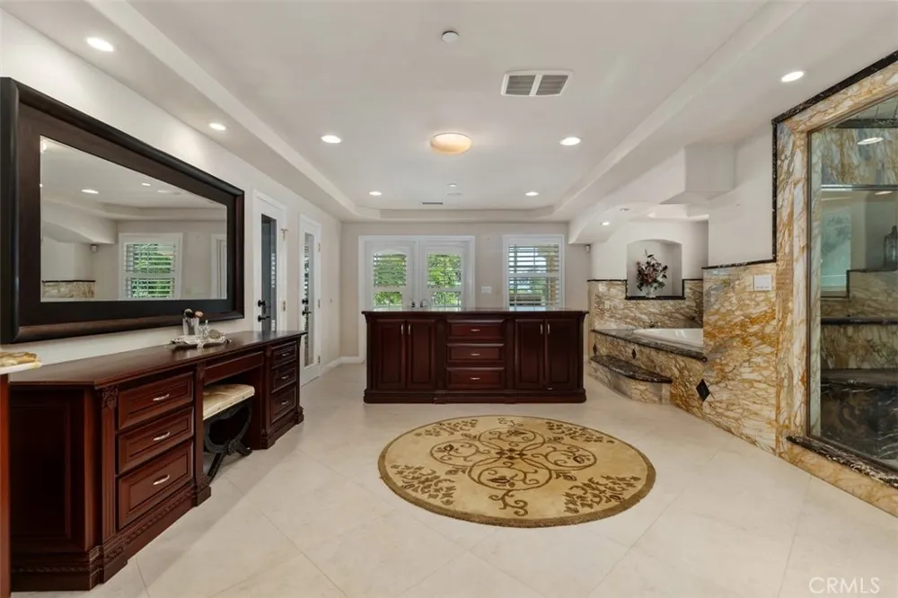 16611 Graham Huntington Beach, CA 92649