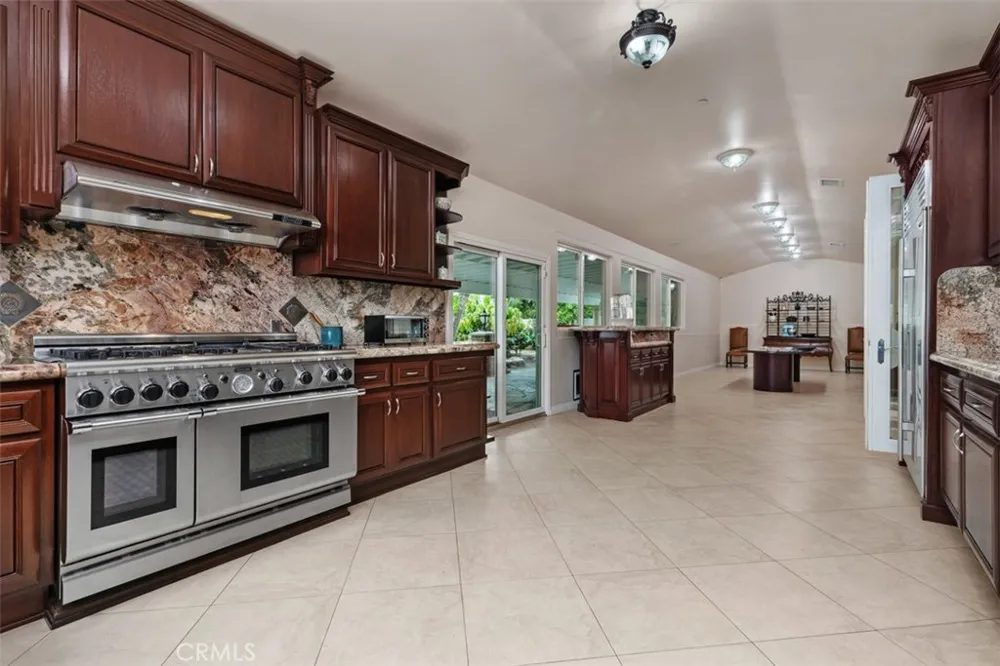 16611 Graham Huntington Beach, CA 92649