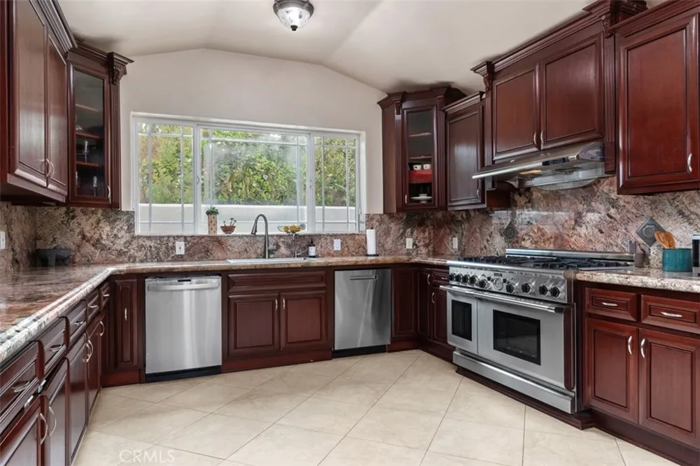 16611 Graham Huntington Beach, CA 92649