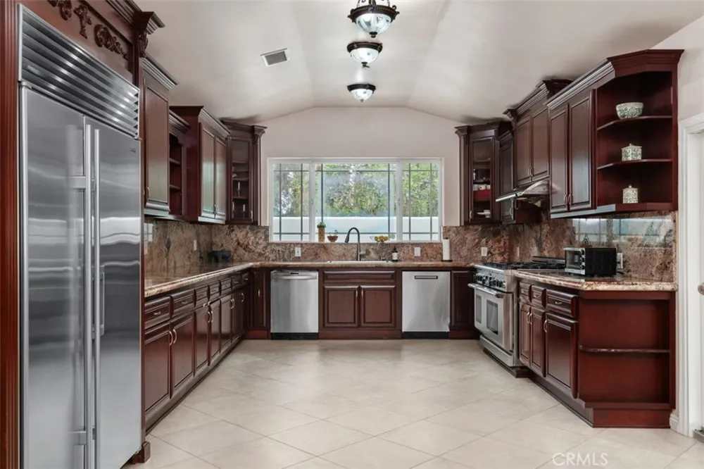 16611 Graham Huntington Beach, CA 92649
