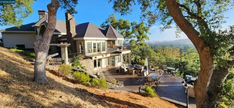 715 Castle Rock Rd
