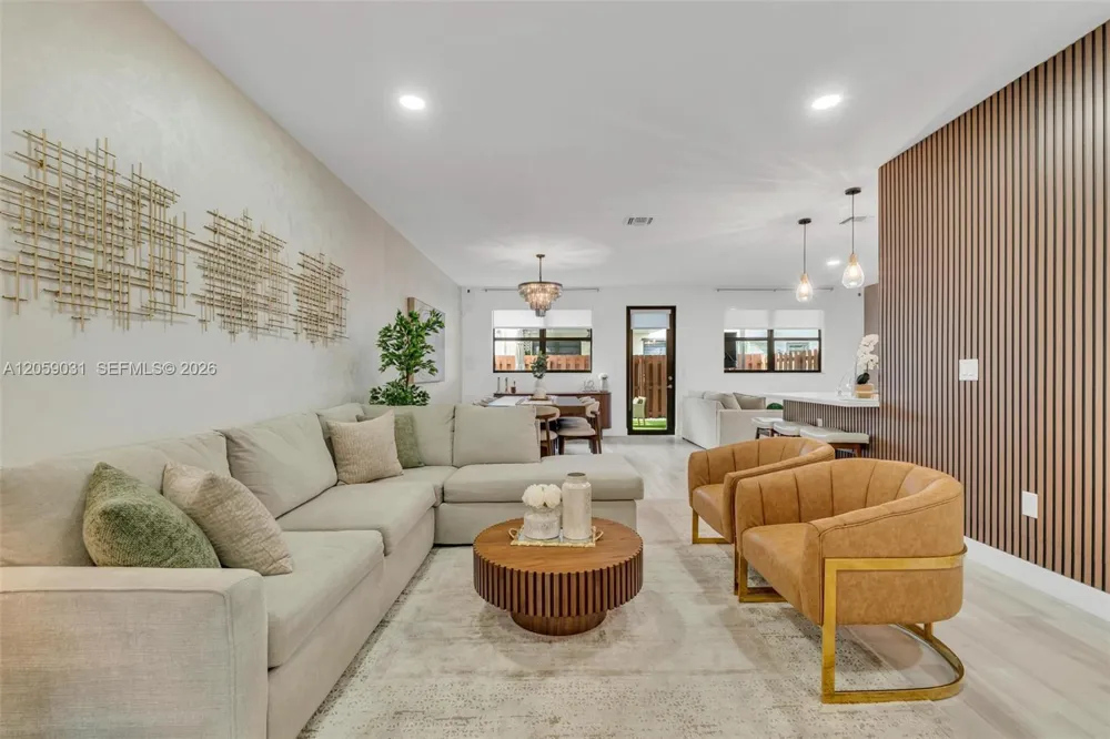 10533 NW 78th Ter Doral, FL 33178