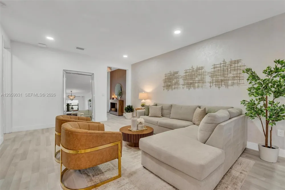 10533 NW 78th Ter Doral, FL 33178