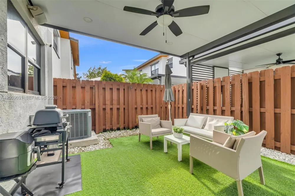 10533 NW 78th Ter Doral, FL 33178