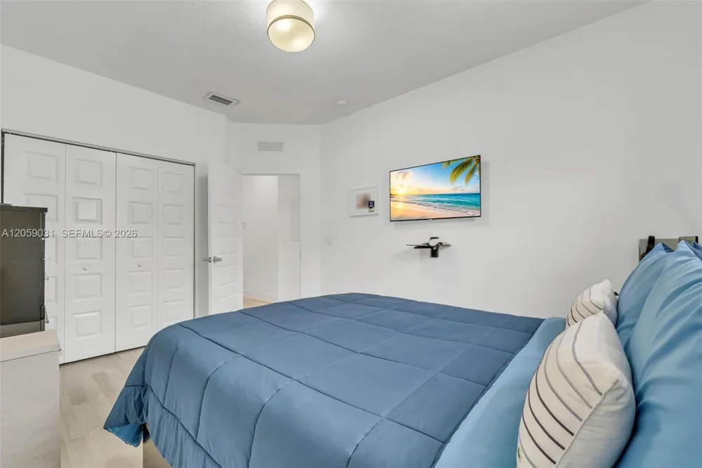10533 NW 78th Ter Doral, FL 33178