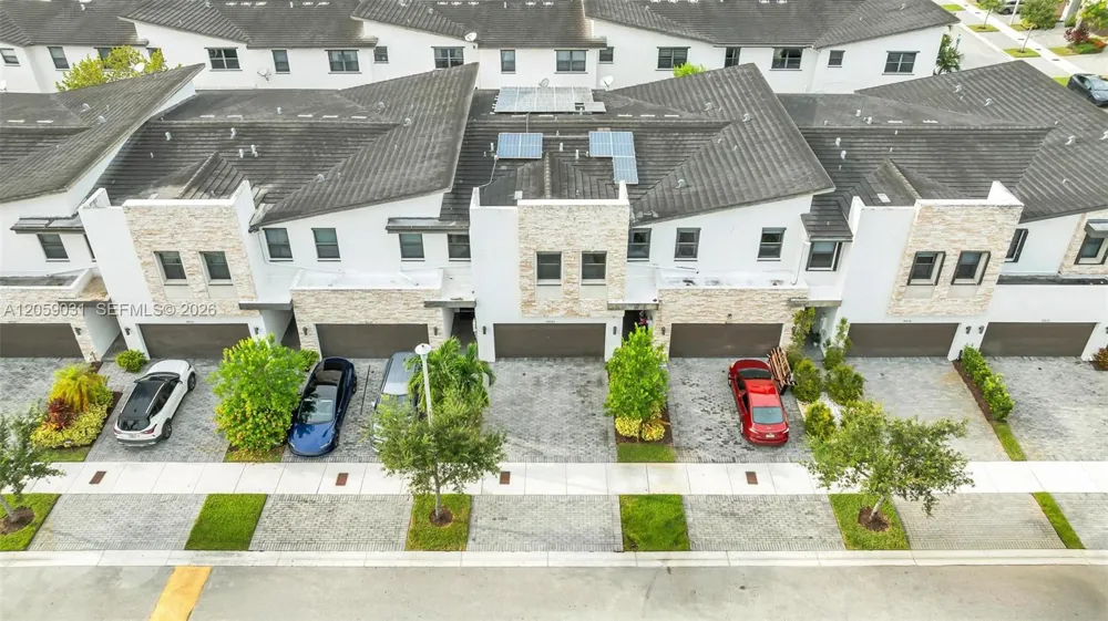 10533 NW 78th Ter Doral, FL 33178