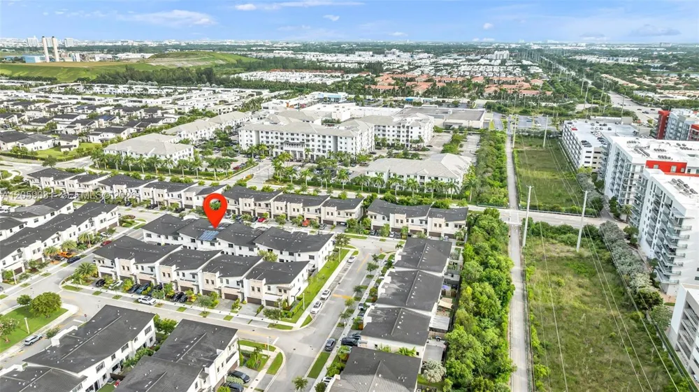 10533 NW 78th Ter Doral, FL 33178