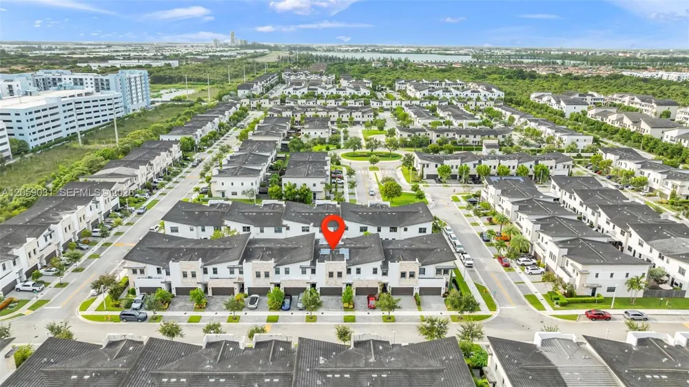 10533 NW 78th Ter Doral, FL 33178