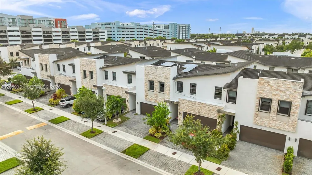 10533 NW 78th Ter Doral, FL 33178