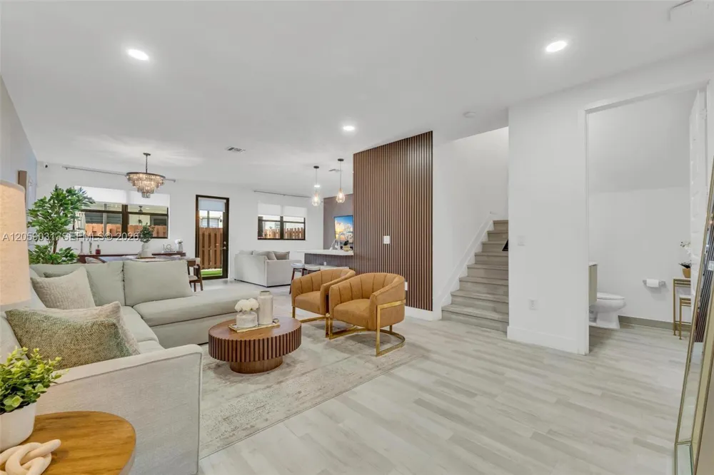 10533 NW 78th Ter Doral, FL 33178