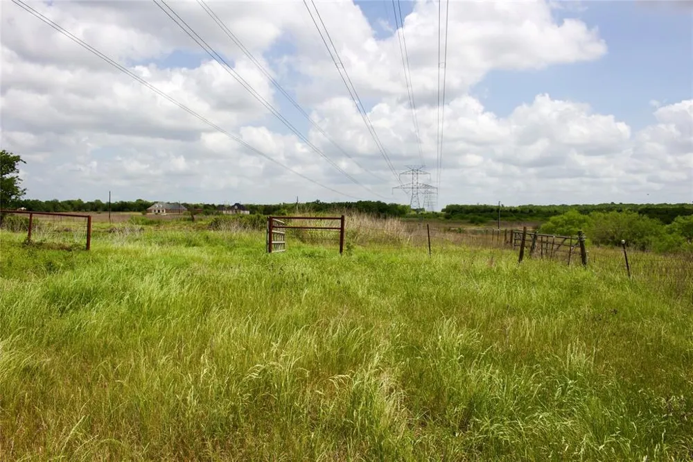 County Line Rd Elgin, TX 78621