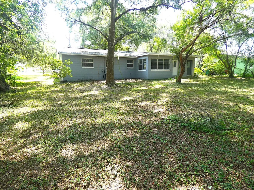 106 WILLARD AVENUE Fruitland Park, FL 34731