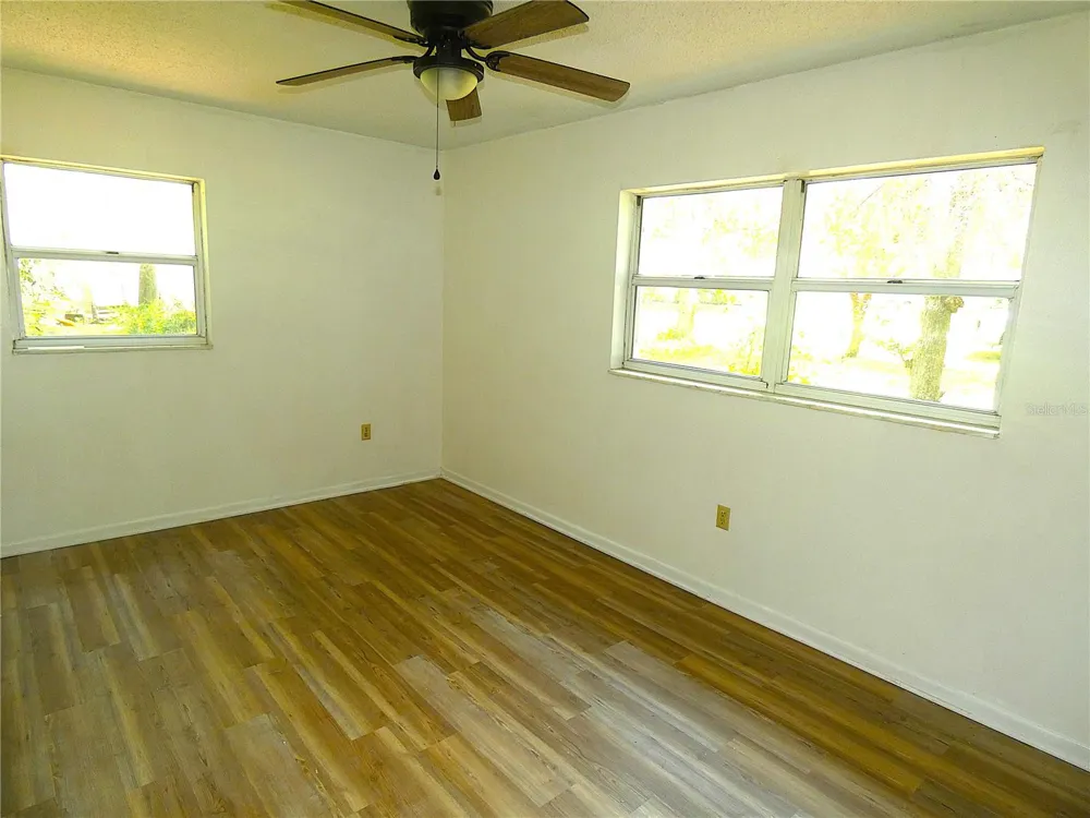 106 WILLARD AVENUE Fruitland Park, FL 34731
