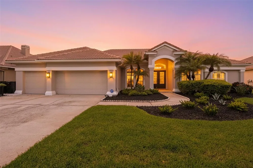 4618 AVENUE LONGCHAMPS Lutz, FL 33558
