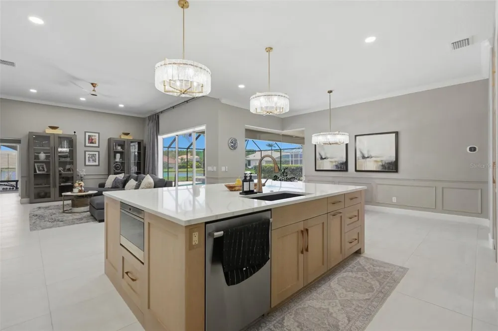 4618 AVENUE LONGCHAMPS Lutz, FL 33558