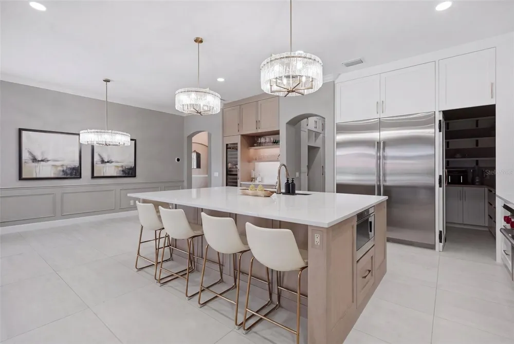 4618 AVENUE LONGCHAMPS Lutz, FL 33558