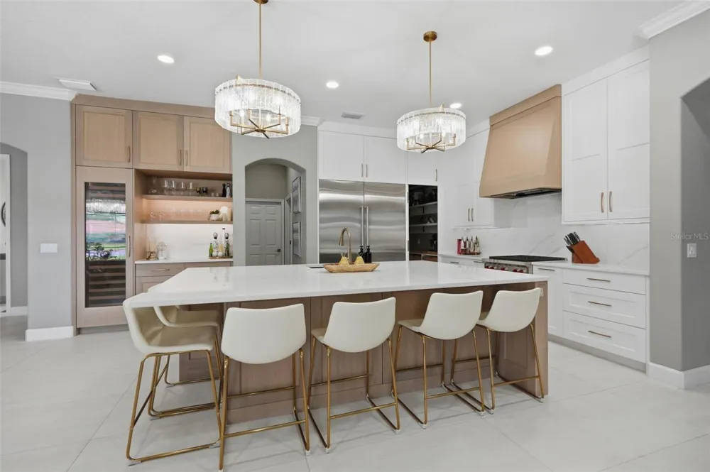4618 AVENUE LONGCHAMPS Lutz, FL 33558