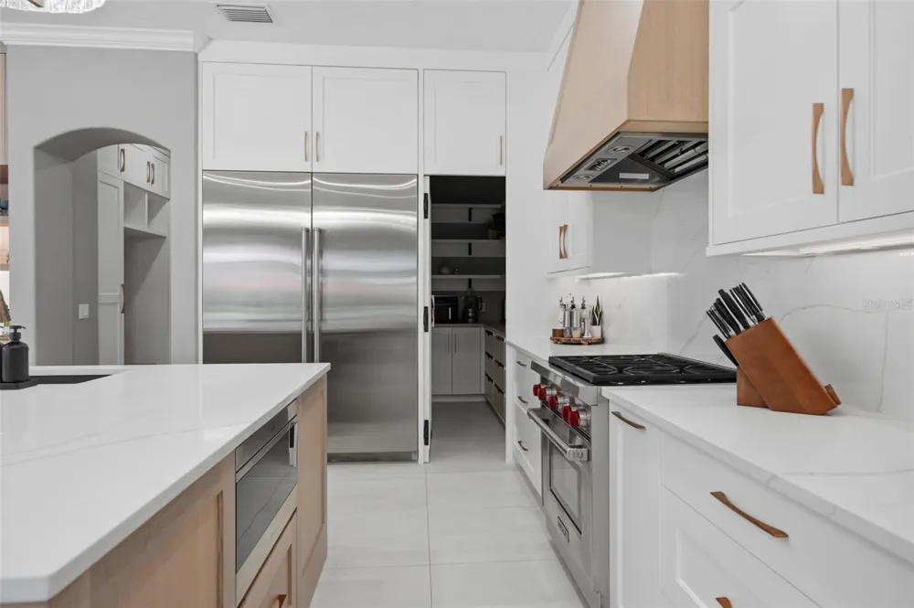4618 AVENUE LONGCHAMPS Lutz, FL 33558