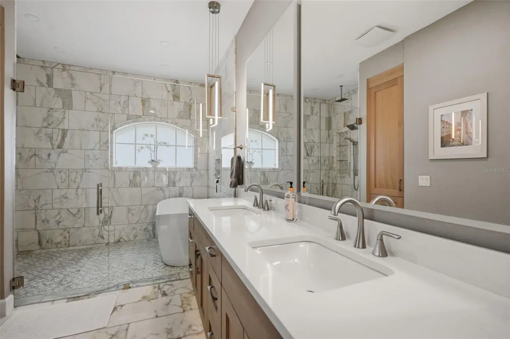 4618 AVENUE LONGCHAMPS Lutz, FL 33558