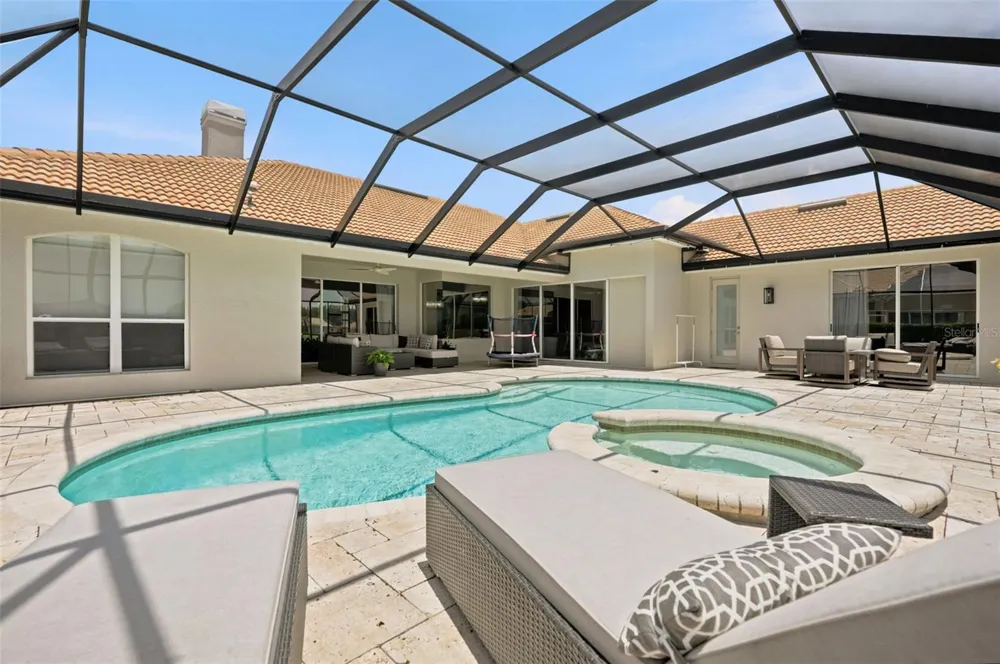 4618 AVENUE LONGCHAMPS Lutz, FL 33558