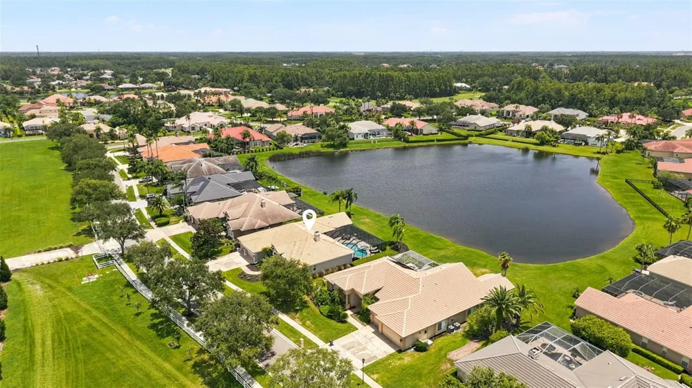 4618 AVENUE LONGCHAMPS Lutz, FL 33558