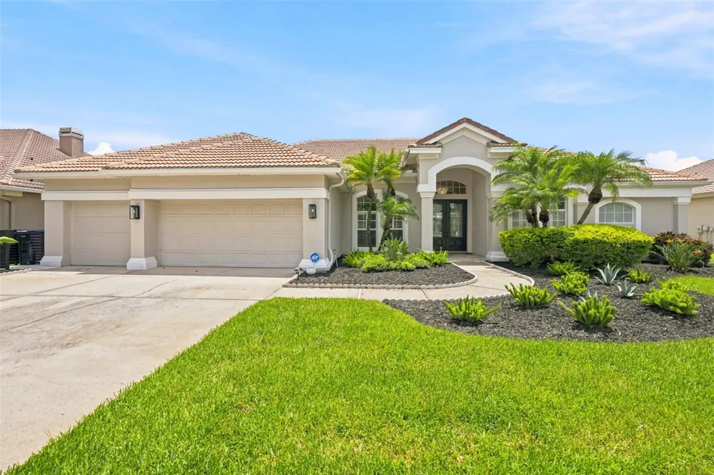 4618 AVENUE LONGCHAMPS Lutz, FL 33558