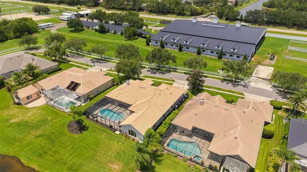4618 AVENUE LONGCHAMPS Lutz, FL 33558