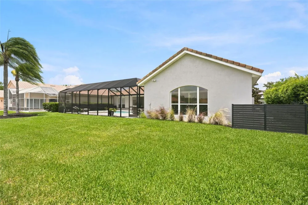 4618 AVENUE LONGCHAMPS Lutz, FL 33558