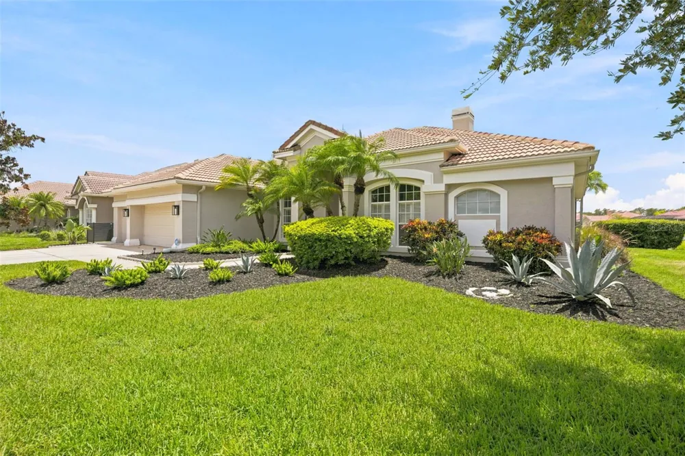 4618 AVENUE LONGCHAMPS Lutz, FL 33558