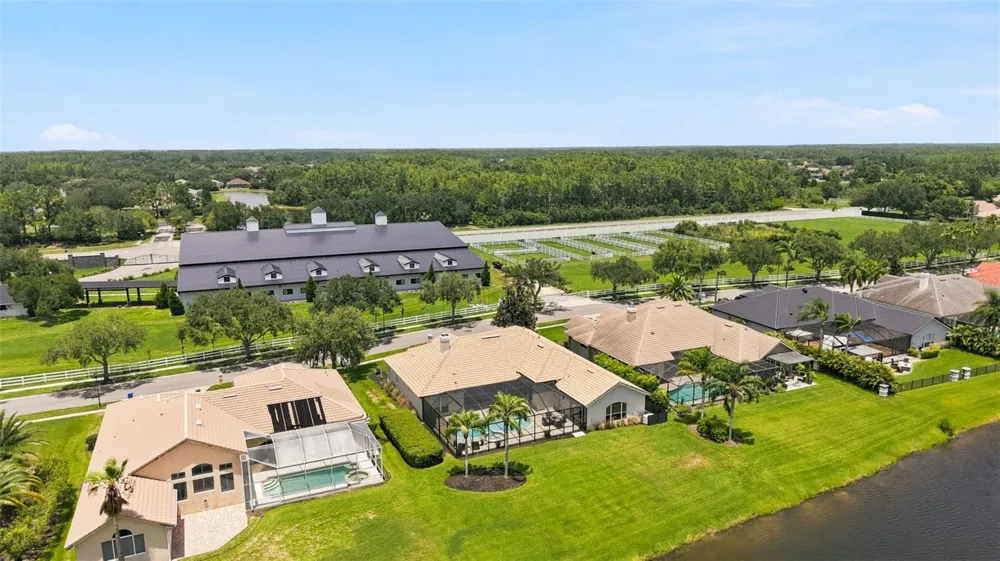 4618 AVENUE LONGCHAMPS Lutz, FL 33558