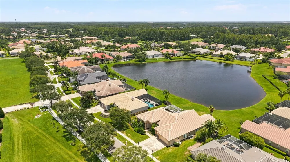4618 AVENUE LONGCHAMPS Lutz, FL 33558