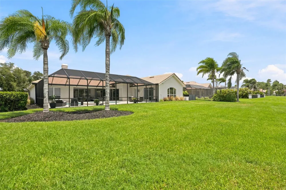 4618 AVENUE LONGCHAMPS Lutz, FL 33558