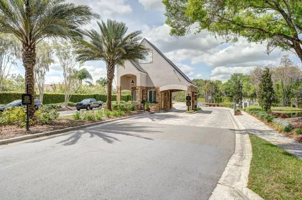 4618 AVENUE LONGCHAMPS Lutz, FL 33558