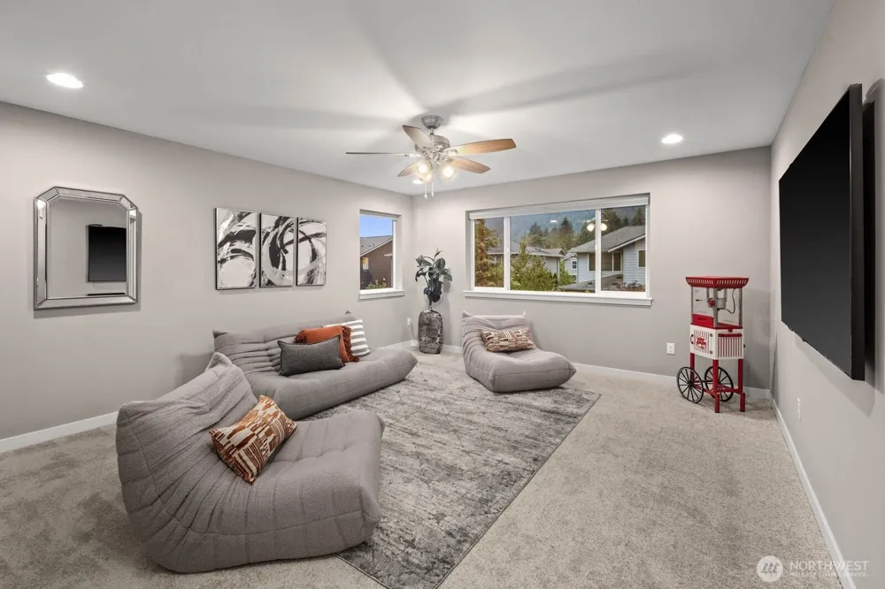 356 Vaughan Boulevard NE North Bend, WA 98045
