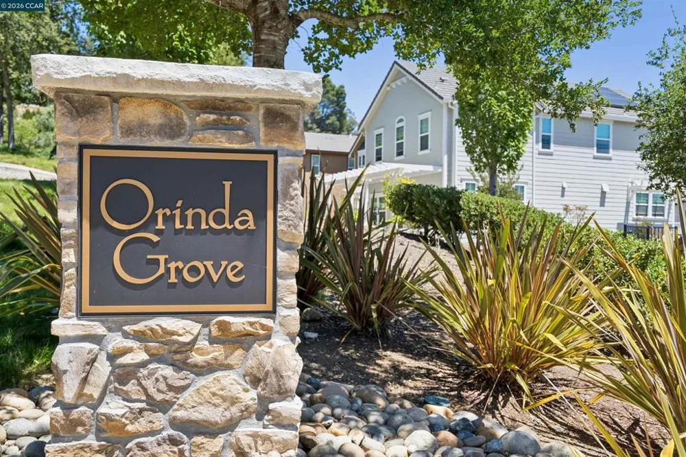 28 Wild Plum Way Orinda, CA 94563