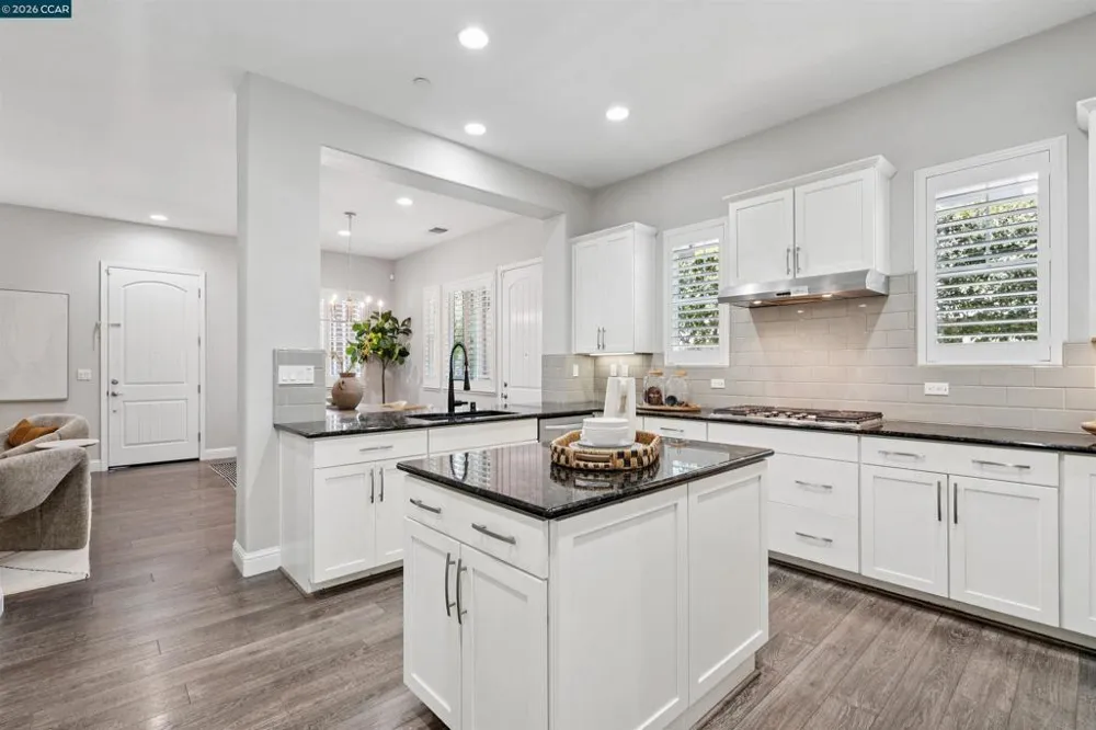 28 Wild Plum Way Orinda, CA 94563