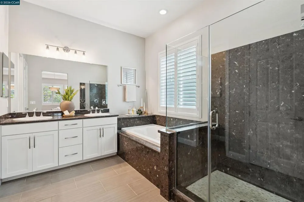 28 Wild Plum Way Orinda, CA 94563
