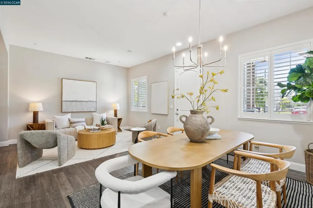 28 Wild Plum Way Orinda, CA 94563