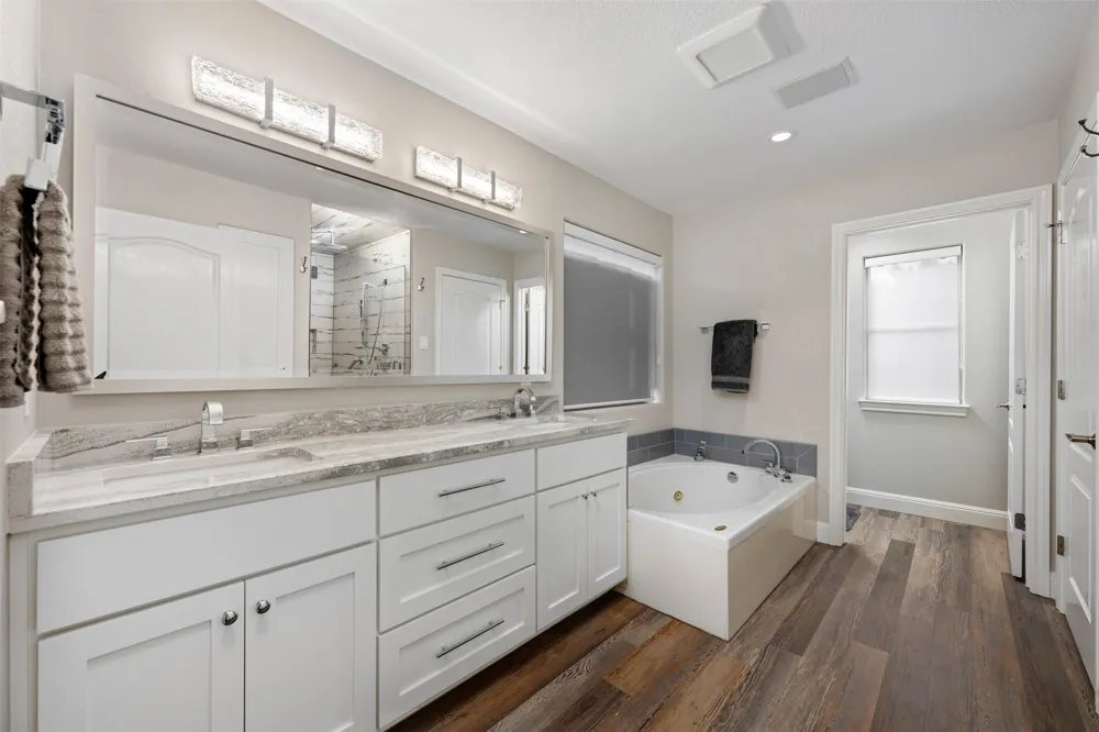 18944 Peckham Drive Lago Vista, TX 78645