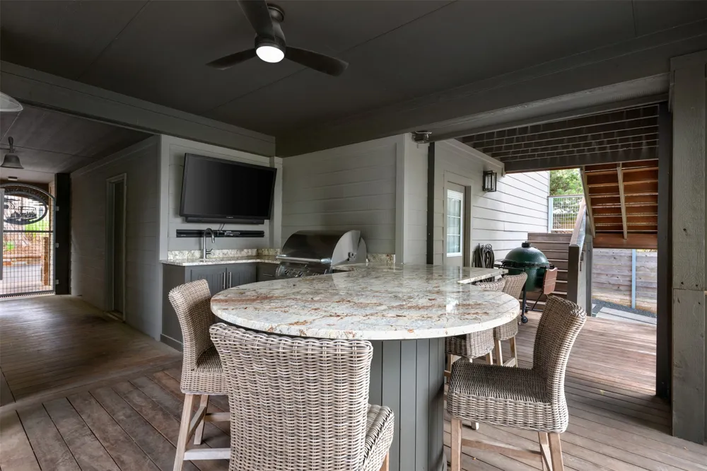 18944 Peckham Drive Lago Vista, TX 78645