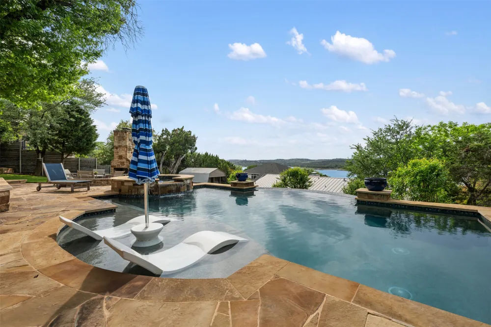 18944 Peckham Drive Lago Vista, TX 78645