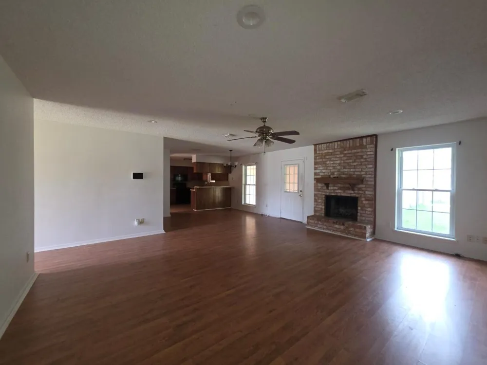 2218 Hamman Road Bay City, TX 77414
