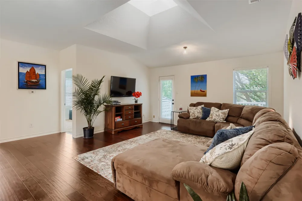 1918 Lakeway Boulevard Lakeway, TX 78734