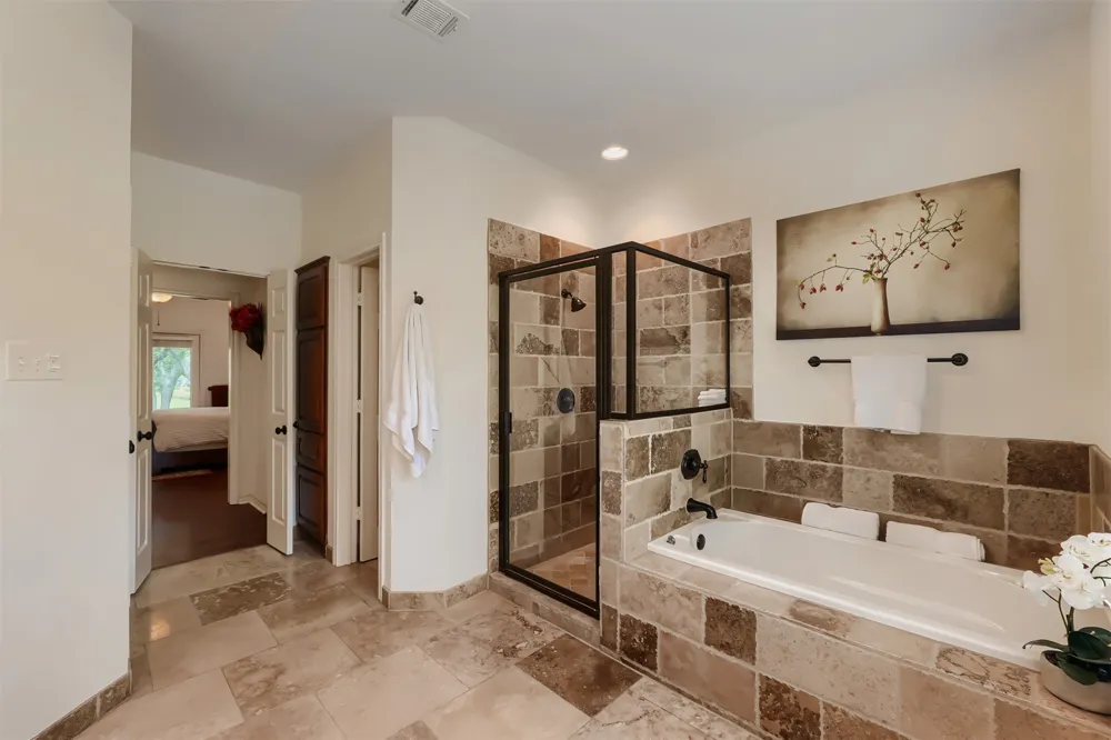 1918 Lakeway Boulevard Lakeway, TX 78734