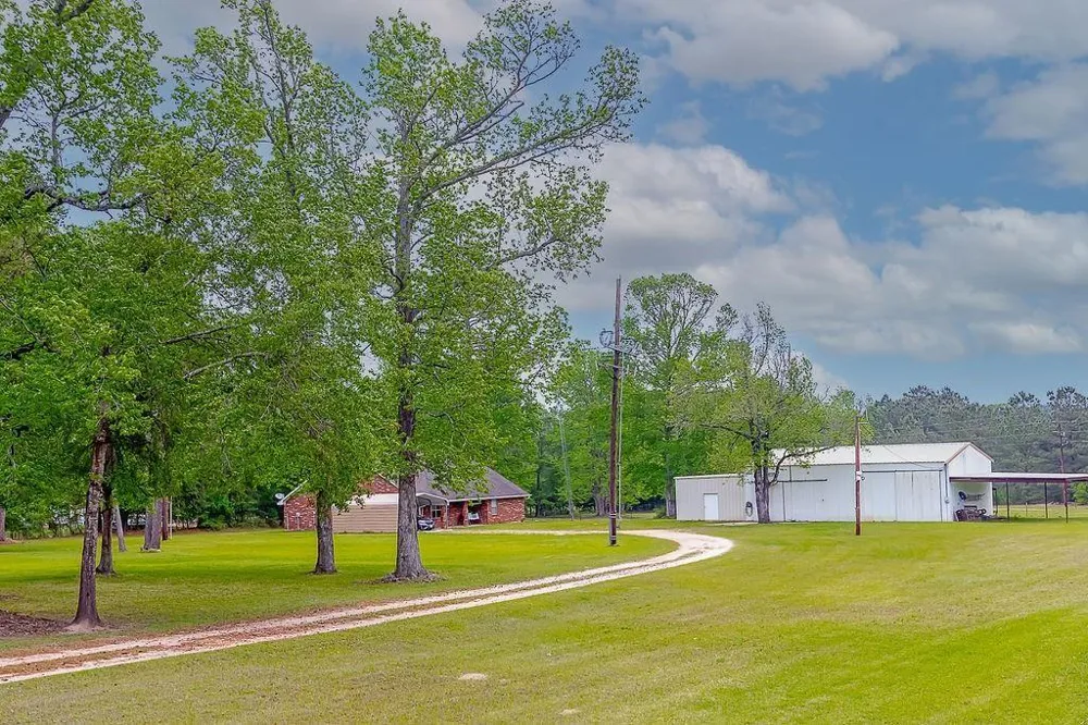 16190 Us Highway 59 Moscow, TX 75960