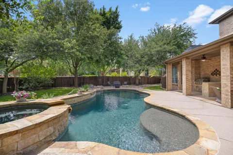2237 Hamlet Circle